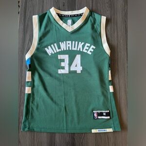 Giannis Antetokounmpo jersey